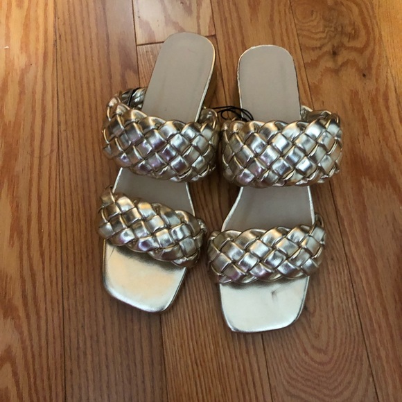 Women’s gold slippers - Picture 2 of 5
